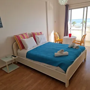 kolonaki-seaview-apartments.hotelsatayianapa.com/